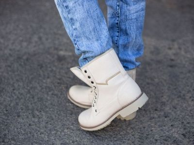 С чем носить ботинки без каблука: стильные женские look нового сезона